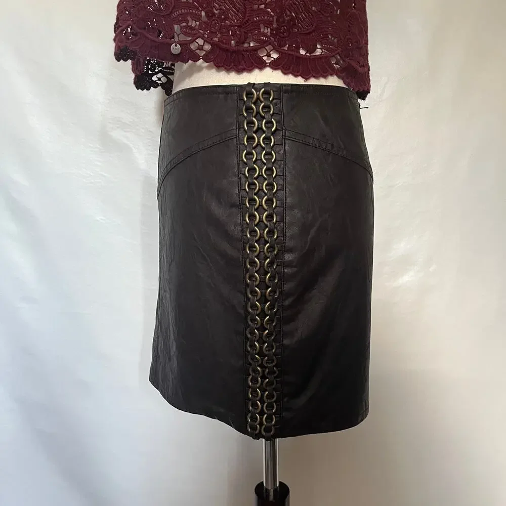 Y2K Andrew Charles Faux Leather Mini Skirt 26 Grunge Punk Brass Chain Festival